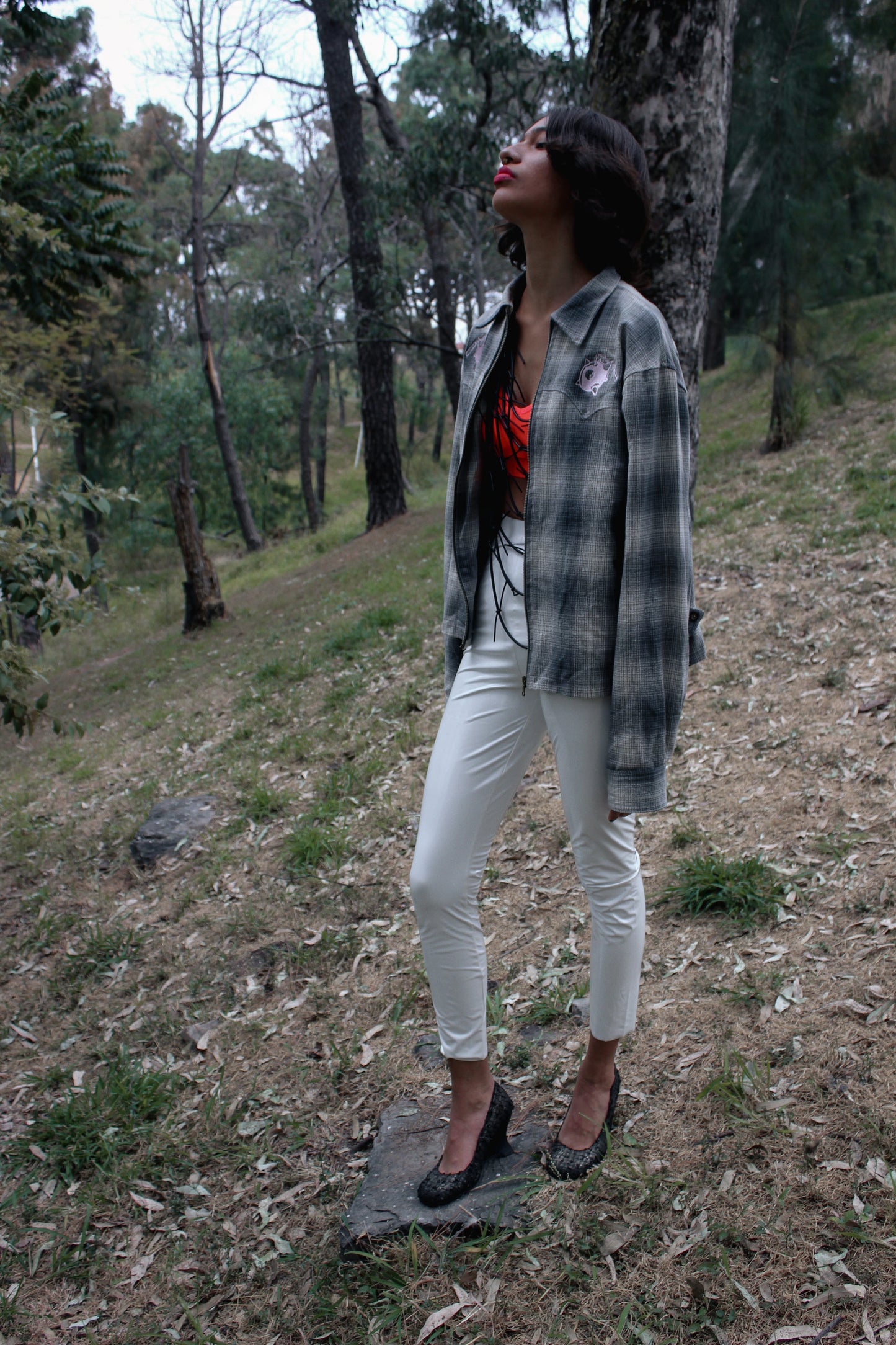 CHAQUETA MEDIEVAL TORTURES CENIZA