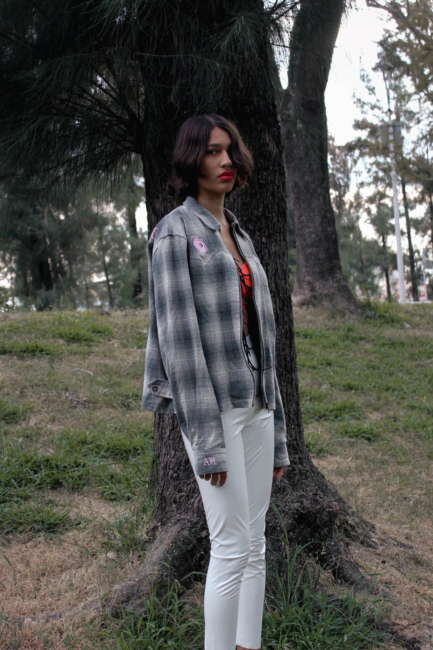 CHAQUETA MEDIEVAL TORTURES CENIZA
